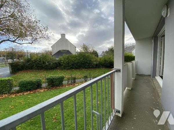 À proximité immédiate des Facultés et de la future ligne de tramway, découvrez cet appartement ...