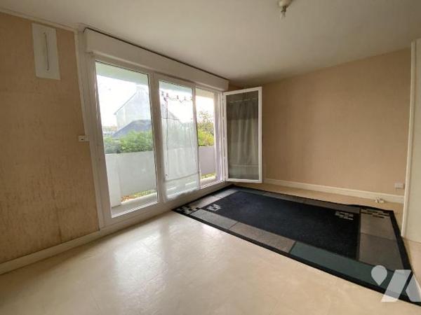 À proximité immédiate des Facultés et de la future ligne de tramway, découvrez cet appartement ...