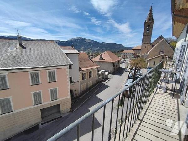 Vente Appartement T3 + grenier à Seyne 