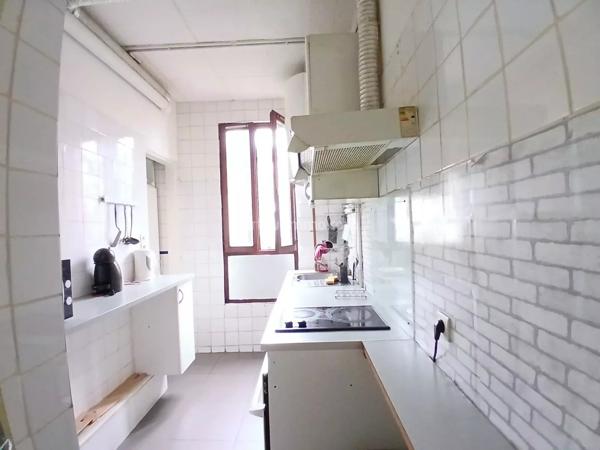 Vente                                                      Appartement
                        
                     3 pièces                      40 m2                     à Villeneuve-Saint-Georges