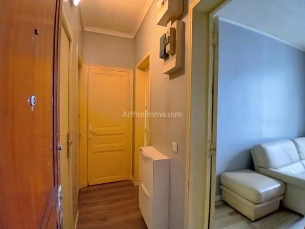 Vente                                                      Appartement
                        
                     3 pièces                      40 m2                     à Villeneuve-Saint-Georges
