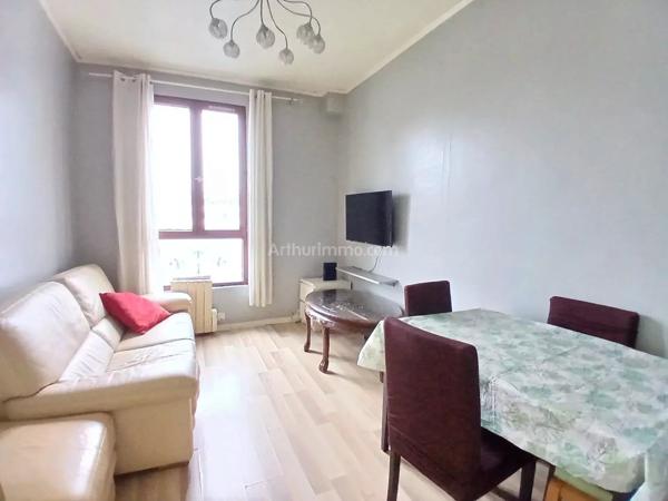 Vente                                                      Appartement
                        
                     3 pièces                      40 m2                     à Villeneuve-Saint-Georges