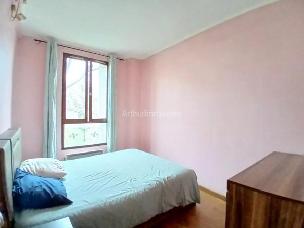 Vente                                                      Appartement
                        
                     3 pièces                      40 m2                     à Villeneuve-Saint-Georges