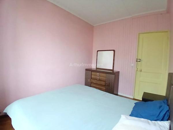Vente                                                      Appartement
                        
                     3 pièces                      40 m2                     à Villeneuve-Saint-Georges