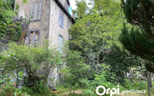 Maison à vendre    36 pièces • 850 m2 Saint-Flour
