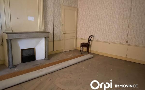 Maison à vendre    36 pièces • 850 m2 Saint-Flour