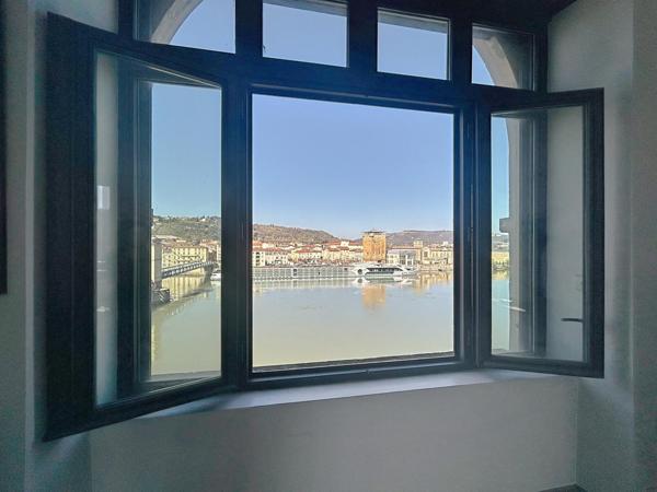 Appartement de caractère avec ascenseur et possibilité d'acquérir un stationnement