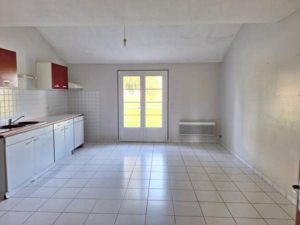 FONTAINES D'OZILLAC - MAISON AVEC ETAGE - LIBRE AU 1ER NOVEMBRE