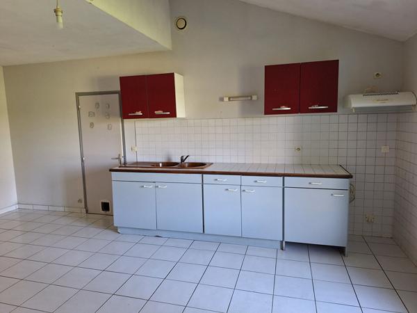 FONTAINES D'OZILLAC - MAISON AVEC ETAGE - LIBRE AU 1ER NOVEMBRE