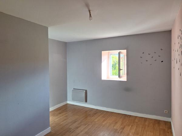 FONTAINES D'OZILLAC - MAISON AVEC ETAGE - LIBRE AU 1ER NOVEMBRE