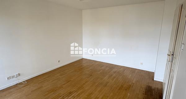 Location Appartement 2 pièces 43.06 m² - Le Plessis-robinson 92350