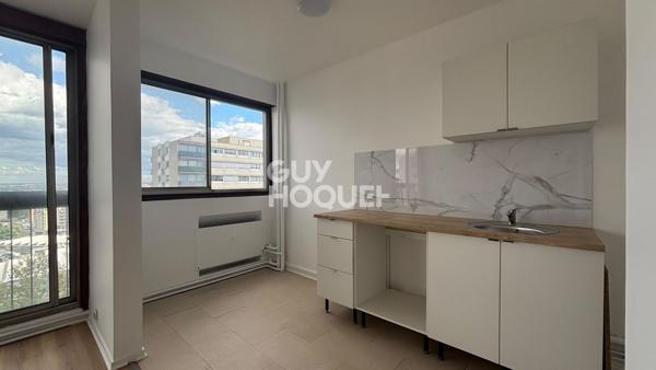 7 MIN RER A ET E, 6 pièces de 143 m² - Bon état général