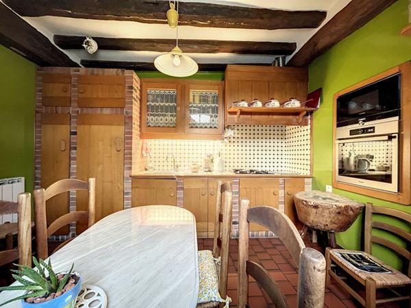 Vente grande maison de plus de 210m2, sur un terrain de plus de 1000m2 au coeur de Loire