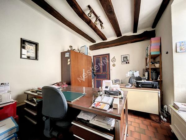 Vente grande maison de plus de 210m2, sur un terrain de plus de 1000m2 au coeur de Loire