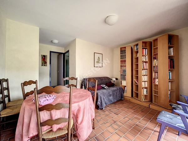 Vente grande maison de plus de 210m2, sur un terrain de plus de 1000m2 au coeur de Loire