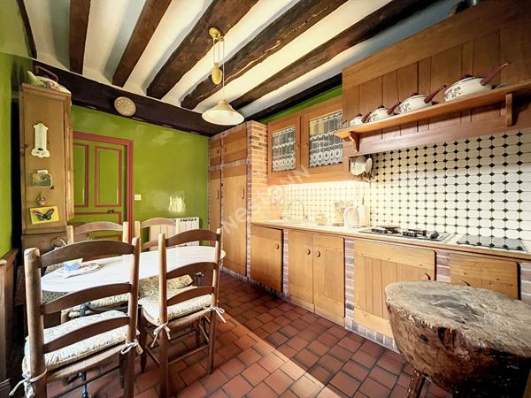 Vente grande maison de plus de 210m2, sur un terrain de plus de 1000m2 au coeur de Loire