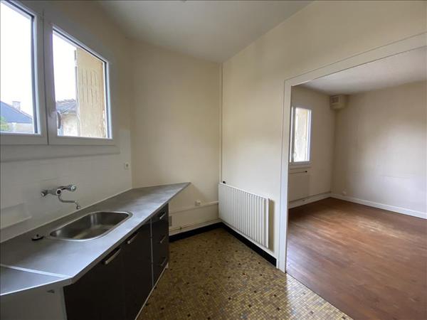 Appartement à louer 405 € CC MONTPON MENESTEROL 2 p 47 m² DPE E
