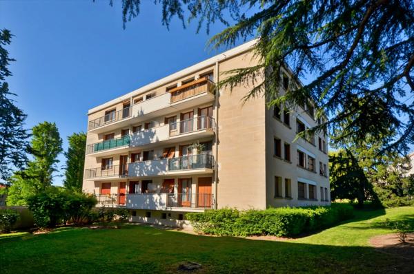 3 PIECES - 61,38 m² - BALCON, CAVE ET BOX - RESIDENCE EN PIERRE DE TAILLE