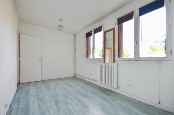 3 PIECES - 61,38 m² - BALCON, CAVE ET BOX - RESIDENCE EN PIERRE DE TAILLE