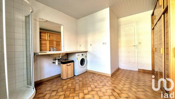 Appartement 3 pièces de 70 m² à Bassens (33530)