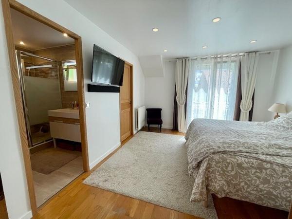 Magnifique Maison avec piscine chauffée sur Baillet-en-France