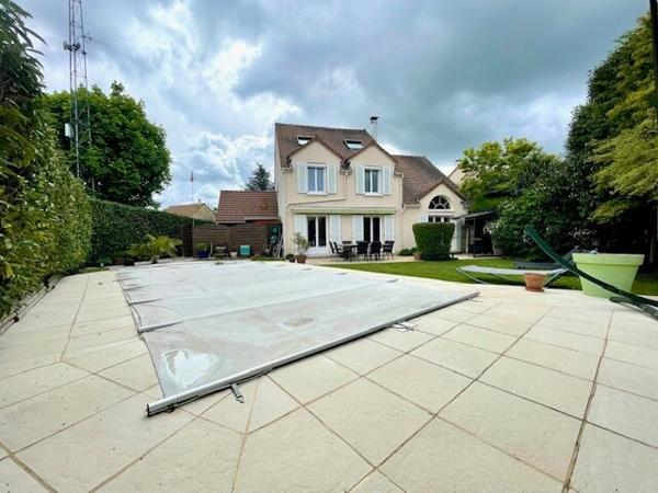 Magnifique Maison avec piscine chauffée sur Baillet-en-France
