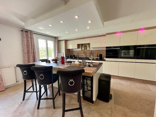 Magnifique Maison avec piscine chauffée sur Baillet-en-France