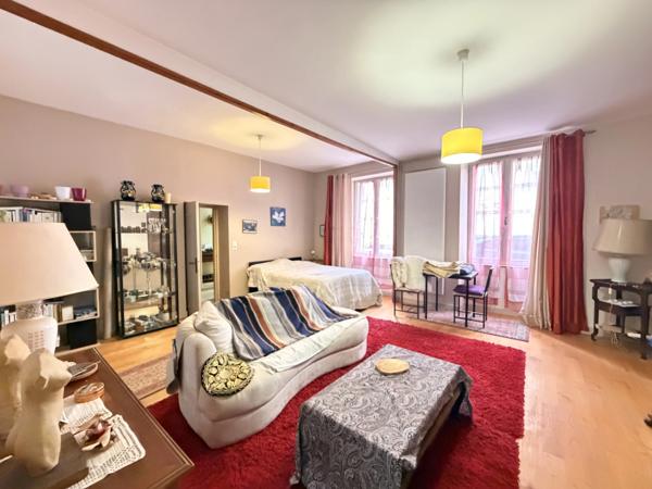 Maison de ville de trois chambres au cœur de Ruffec