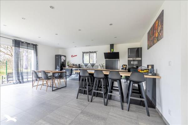 Maison à vendre |  Artigues-près-Bordeaux |  4 pièces | 125 m²