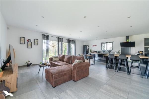 Maison à vendre |  Artigues-près-Bordeaux |  4 pièces | 125 m²