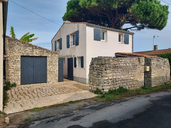 À 500 m de la mer, élégante maison de charme au coeur d'un village de pierres , Saint pierre d oleron
