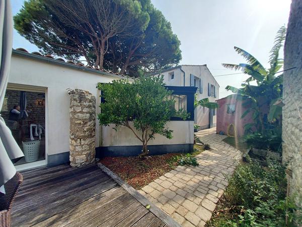 À 500 m de la mer, élégante maison de charme au coeur d'un village de pierres , Saint pierre d oleron
