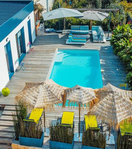 Couëron - Belle Maison d'Architecte de 200 m² + 2 ème maison de 65 m²(revenu Airbnb de 20 000 €/an) à 4 minutes de la Gare