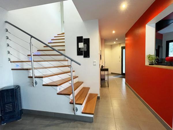 Couëron - Belle Maison d'Architecte de 200 m² + 2 ème maison de 65 m²(revenu Airbnb de 20 000 €/an) à 4 minutes de la Gare