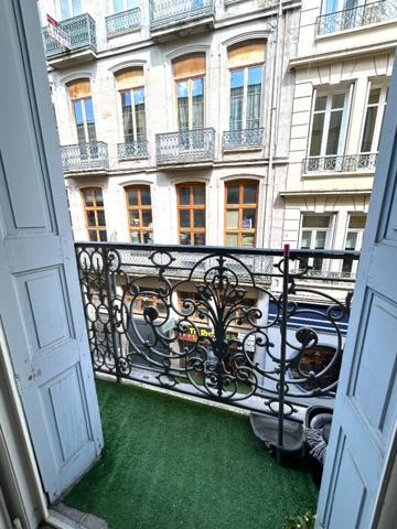 LOCATION : appartement T4 (74 m²) à SAINT ETIENNE
