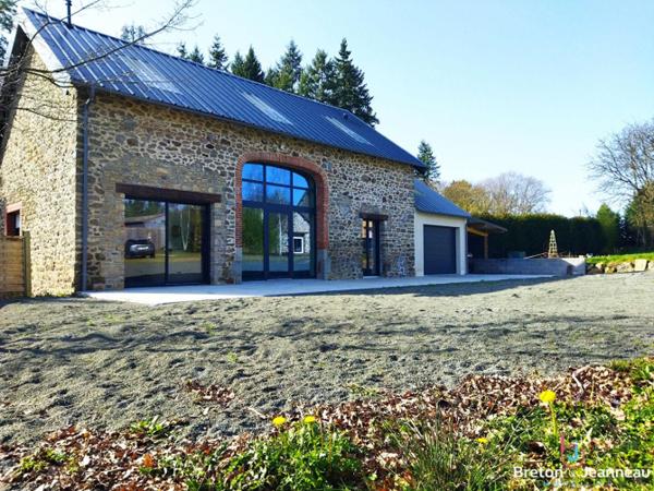 Longère en pierres sortie de MAYENNE