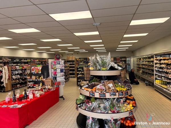 LOCAL COMMERCIAL 560 M²