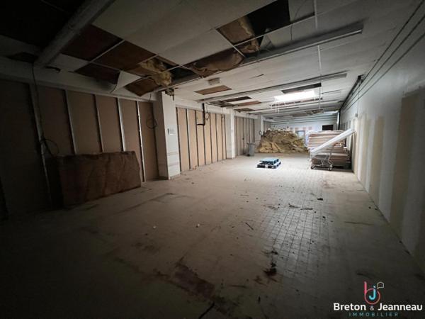 LOCAL COMMERCIAL 560 M²