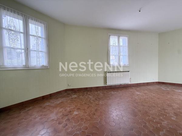 REMUNGOL EVELLYS- Maison de plain pied à vendre, 2 chambres et son jardinet