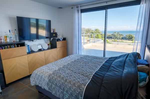 ISTRES - Somptueuse VILLA dArchitecte   300m²   Vue Panoramique  Deux Piscines  200m de la plage