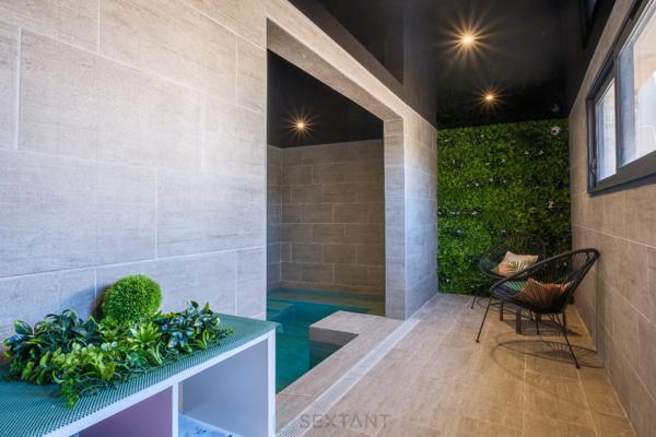 ISTRES - Somptueuse VILLA dArchitecte   300m²   Vue Panoramique  Deux Piscines  200m de la plage