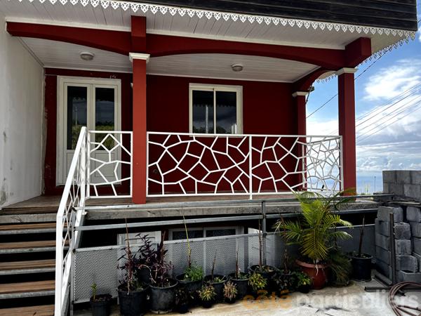 Location Appartement102 m² - 4 Pièces - SAINT PAUL (97422)