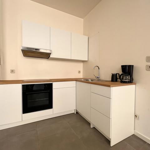 T2 Rue PIERRE ALBRAND 13002 - ETAGE ELEVE - DPE C - 33m2 - Cuisine NEUVE - Expo OUEST - 108 900 Euro FAI