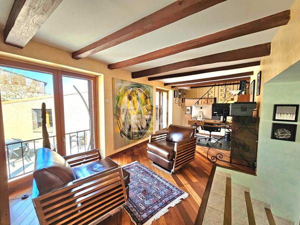 Semi plain pied, 4 chambres, bureau, jardin, dépendances, garage