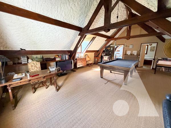 Maison 12 pièces 265.75 m2