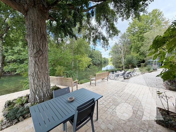Maison 12 pièces 265.75 m2