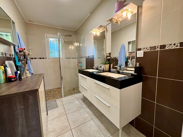 Maison de plain pied avec combles aménageables