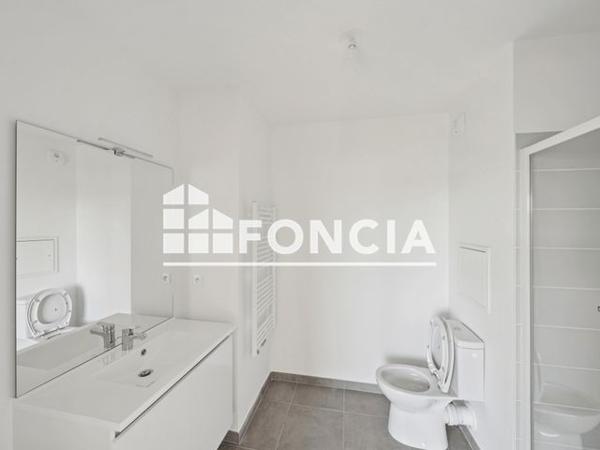 Location Appartement 2 pièces 51.8 m² - 194 / 196 RUE DES QUEYRIES Bordeaux 33100