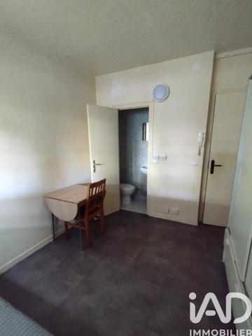 Location studio 11 m² Antony