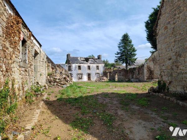 2380 - ANCIEN CORPS DE FERME A RENOVER ENTIÈREMENT AVEC DEPENDANCES SUR TERRAIN 1248M²